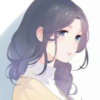 老人烧杨絮险些点着全村
